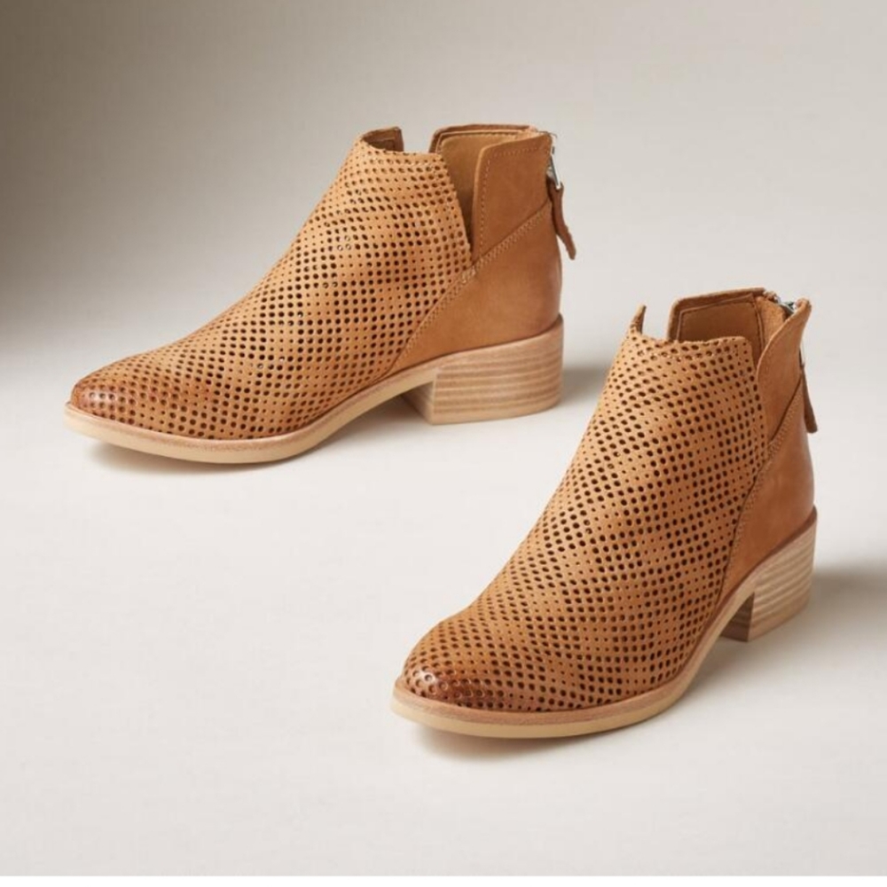 🆕LAST PAIR! 🌿DOLCE  VITA LEATHER BOOTIES🌿 - Picture 2 of 8